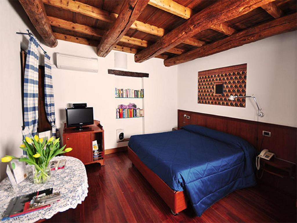Dolcemela Otel Ferrara Oda fotoğraf