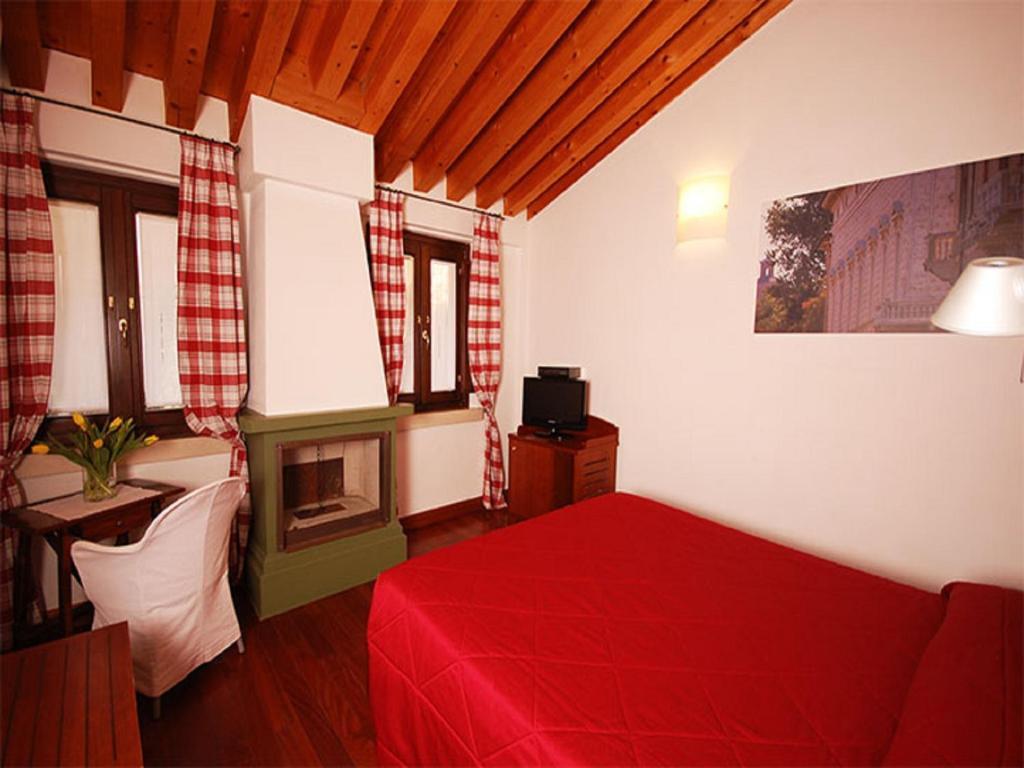 Dolcemela Otel Ferrara Oda fotoğraf