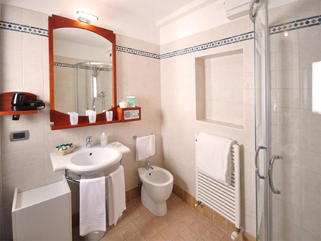 Dolcemela Otel Ferrara Oda fotoğraf